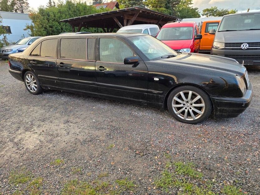 E 300