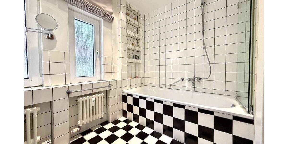 Rarität in gesuchtem Wohngebiet - Stilvoll sanierter Altbau - Buchraingebiet! 9 zimmer