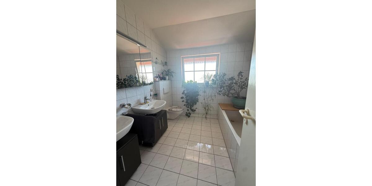 Dachgeschoßwohnung Münster (Hessen) - 3 Zimmer, 81 m&sup2;, 1.000&euro; | Angebot:26272083