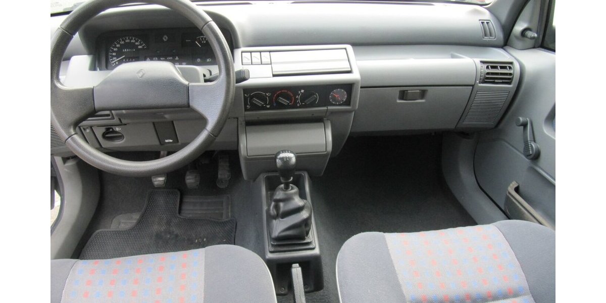 Renault Clio 1.2 RN++ Garagenfund ++ 35 Jahe jung ++ 89.300 km 1.890 &euro; Schwalbach/Taunus 65824