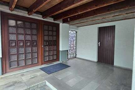 Haus zum Kaufen in Rüsselsheim am Main 600.000 € 305.73 m² 12 zimmer