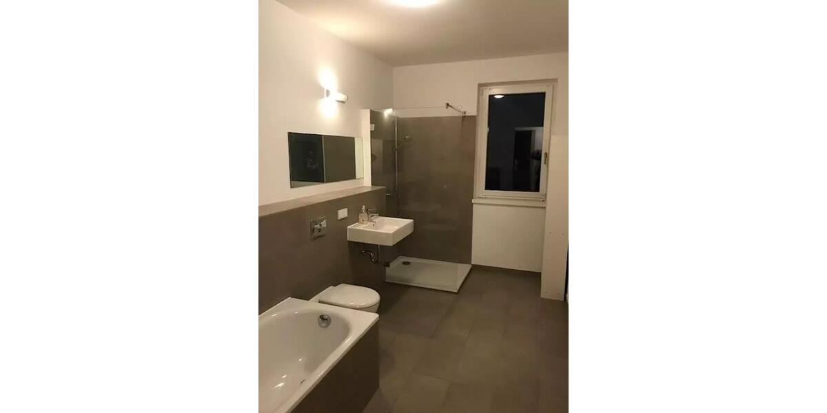 Etagenwohnung Offenbach am Main Hafen - 3 Zimmer, 79 m&sup2;, 1.980&euro; | Angebot:26207343