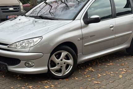 Peugeot 206 150.000 km 2.880 € Rüsselsheim 65428