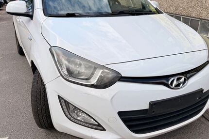 Hyundai i20 159.000 km 2.400 &euro; FRANKFURT 65933