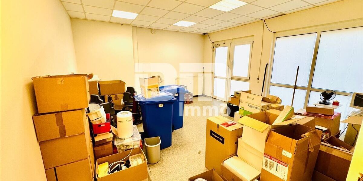 Ladeneinheit und Büro Praxisfläche teilvermietet im Paket mit umfangreicher Ausstattung - Gewerbeobjekt Kleinostheim | Angebot:26971242