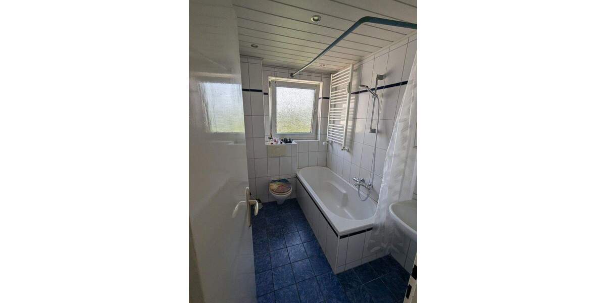 Schöne 3 Zimmer Dachgeschosswohnung 3 zimmer