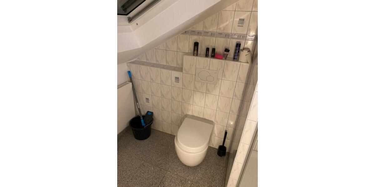 WG-Zimmer in einer 3 Zimmer Wohnung zu vermieten Zimmer 1+3 2 zimmer