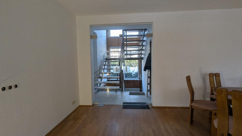 Einfamilienhaus Kelkheim (Taunus) - 8 Zimmer, 211 m&sup2;, 3.000&euro; | Angebot:26136507