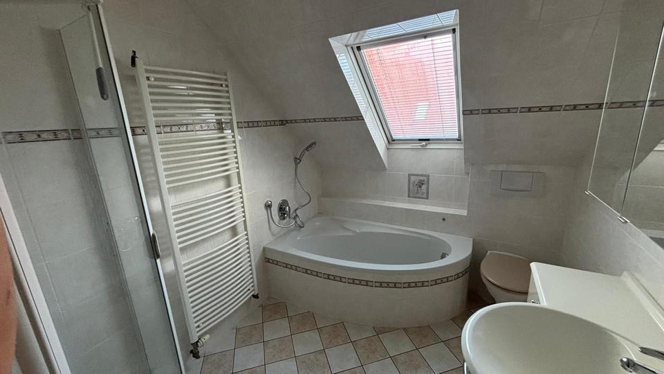 Dachgeschoßwohnung Roßdorf - 4 Zimmer, 106 m&sup2;, 1.430&euro; | Angebot:25950864