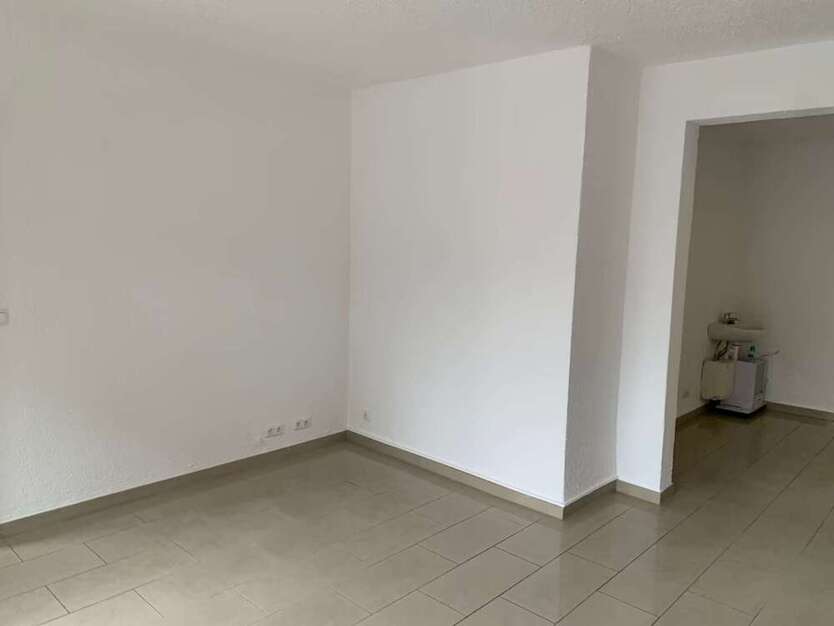 Einzelhandel in Dreieich 1.000 € 30 m²