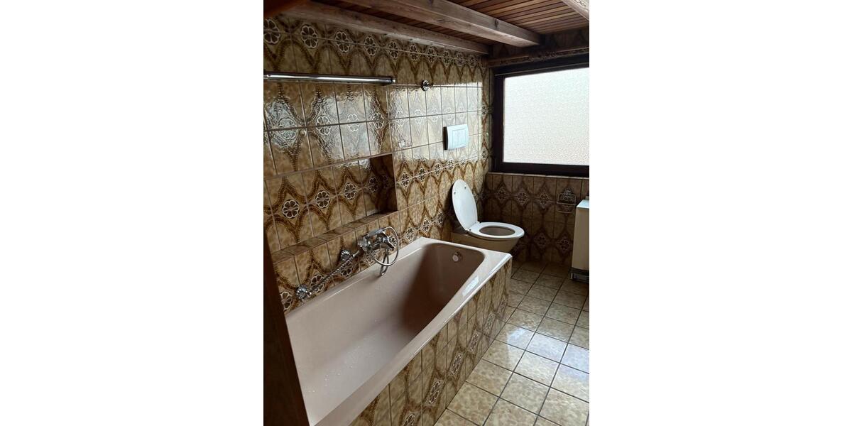 2 FamilienHaus zu vermieten für Familie oder Monteure 8 zimmer