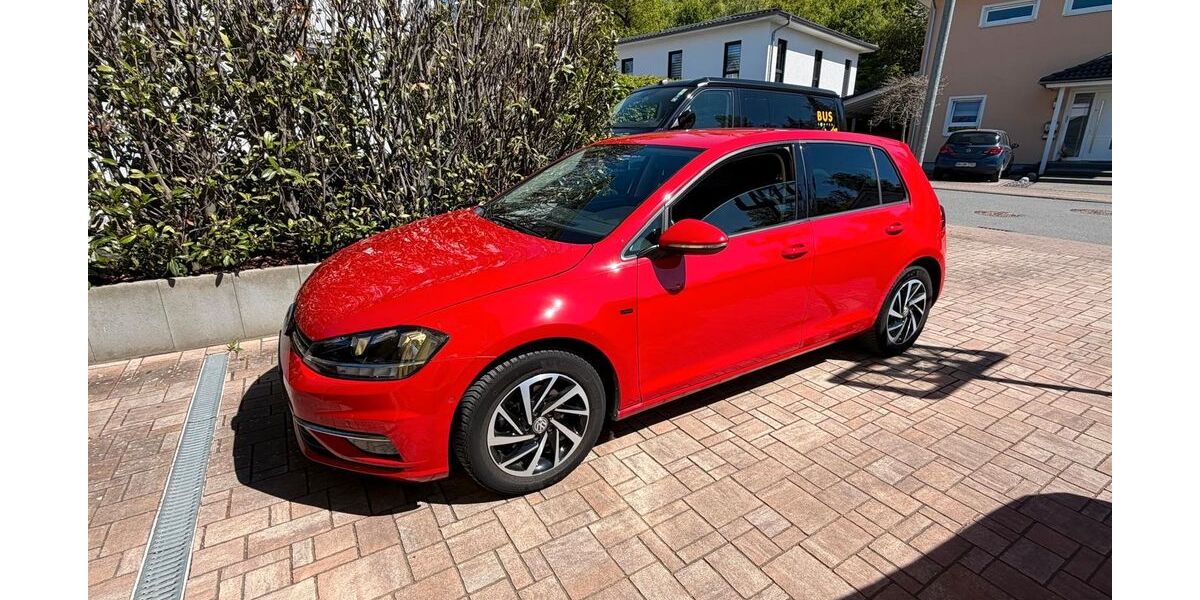 VW Golf 97.900 km 10.990 &euro; Schöneck 61137