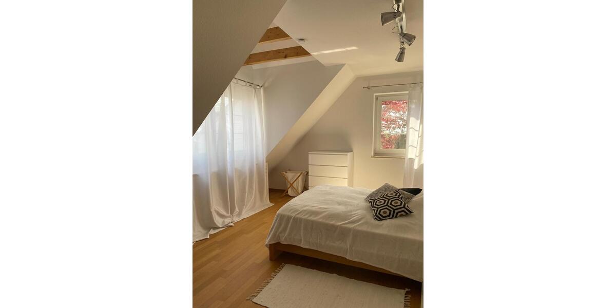 Dachgeschoßwohnung Dreieich - 3 Zimmer, 110 m&sup2;, 1.290&euro; | Angebot:26198781