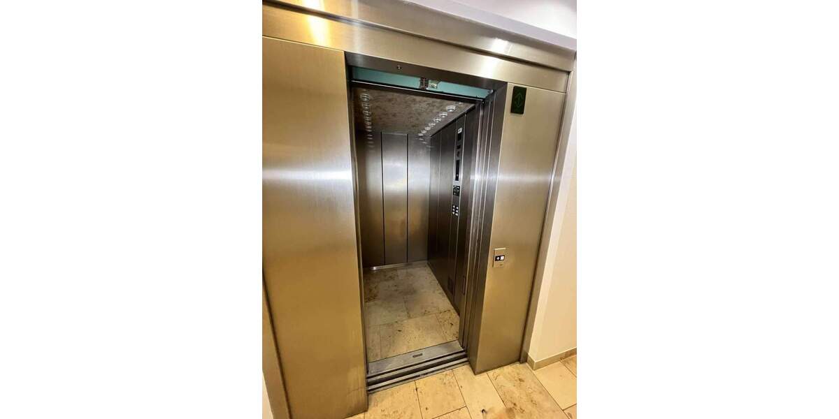 Investmentchance bei Frankfurt: Gewerbegebäude für Büro, Klinik oder Pflege 6 zimmer