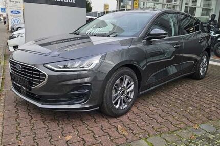 Ford Focus 14.800 km 19.990 € Hattersheim 65795