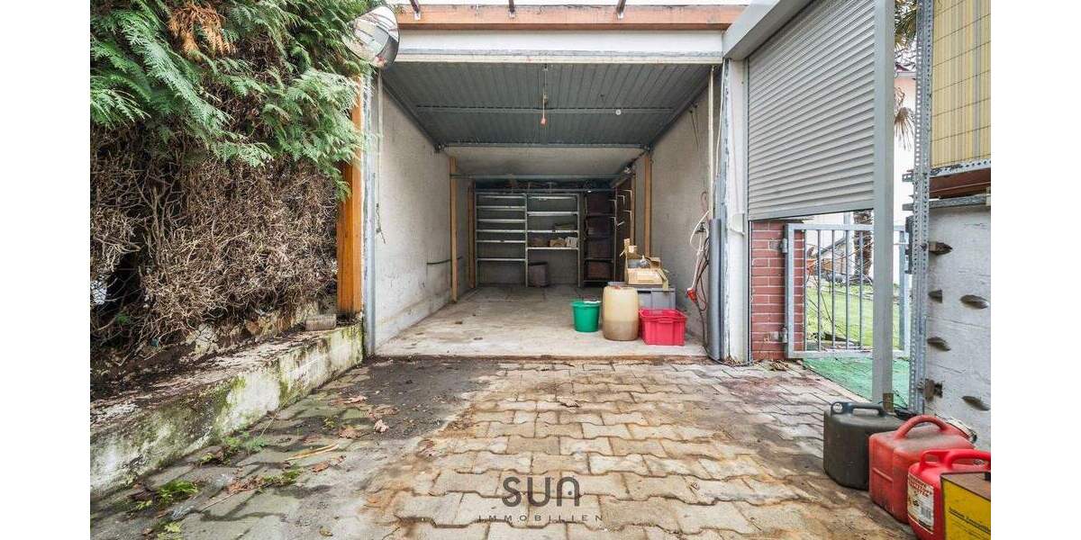 GRUNDSTÜCK MIT PERSPEKTIVE IN BESTLAGE FRIEDRICHSDORF - Nahe S-Bahn, Abriss oder Entwicklung zimmer