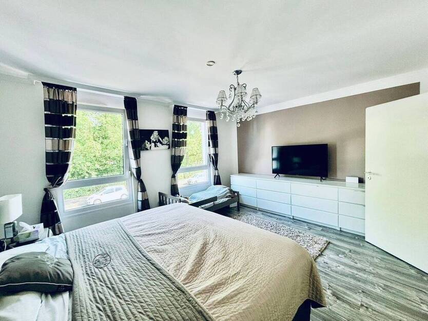 AS ImmobilieN: Furnished 3?BR??2?bath end-terrace house, fitted kitchen, home-cinema, terrace?yard