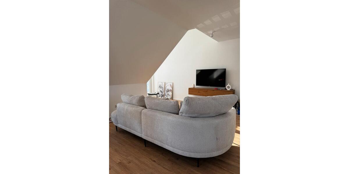 Dachgeschoßwohnung Aschaffenburg Damm - 2 Zimmer, 69 m&sup2;, 1.970&euro; | Angebot:24394583