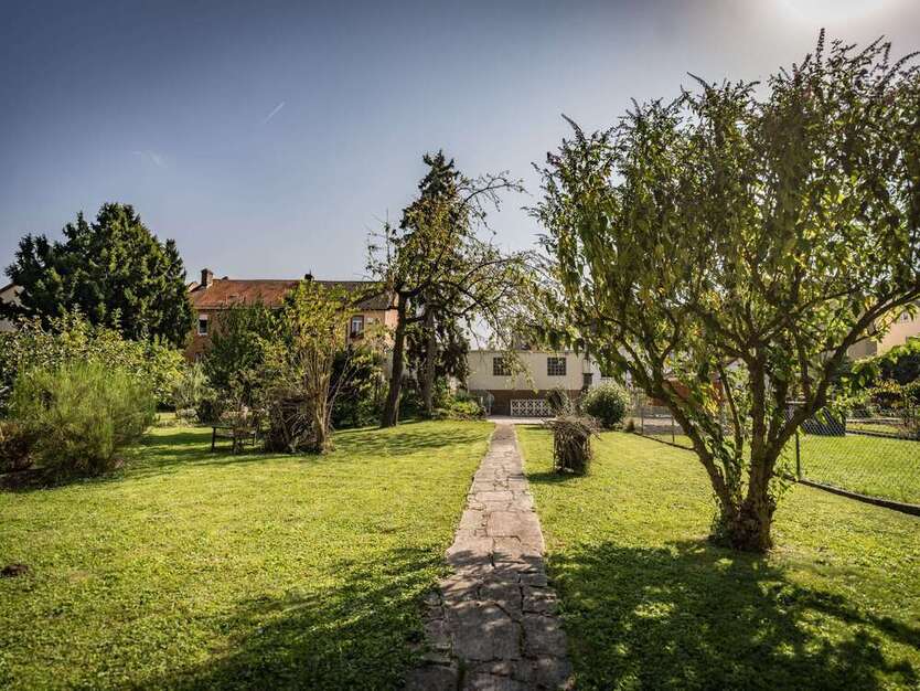 Haus zum Kaufen in Frankfurt am Main 1.275.000 € 185 m²