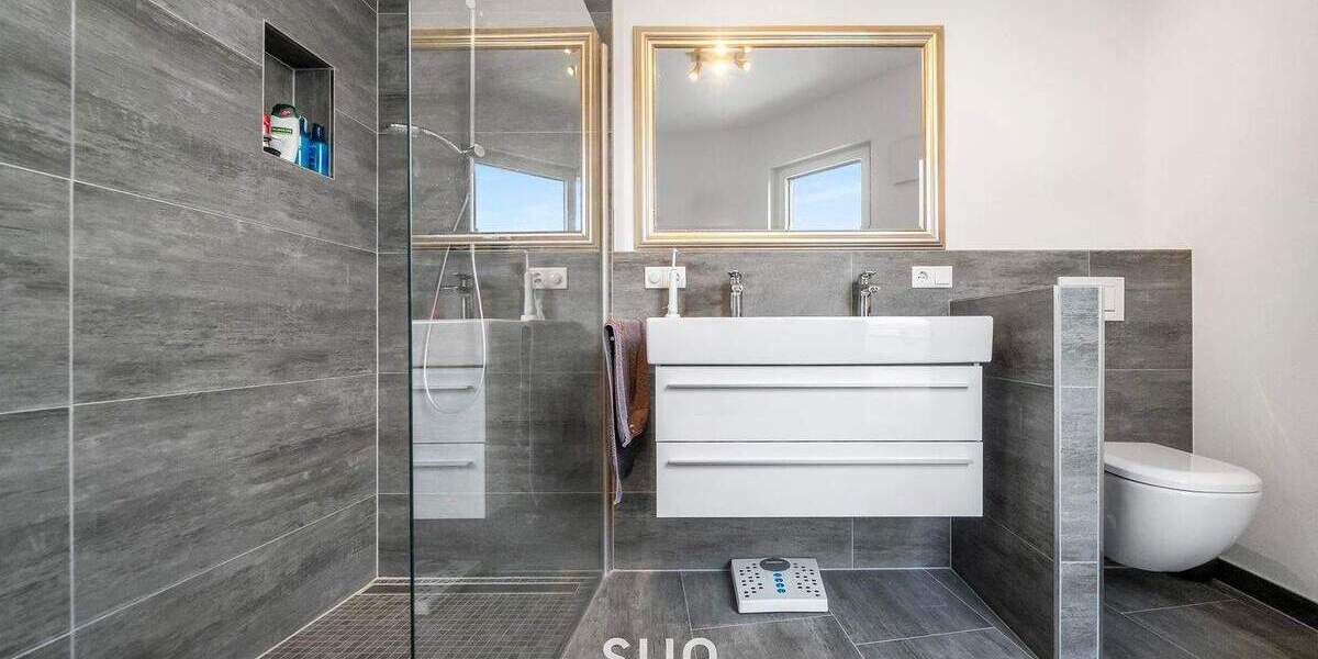 EXKLUSIVES FAMILIENWOHNEN am RIEDBERG WESTFLÜGEL - Garten, viel Platz, viel Licht, viel Stil 6 zimmer