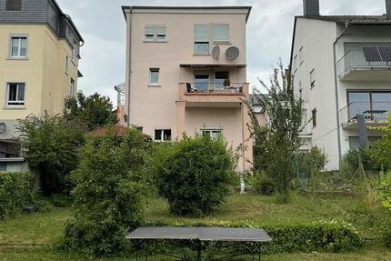 HAUS ANLAGE! BERGEN-ENKHEIM! EFH (2 FH) mit 7 Zimmer und GARTEN! 7 zimmer