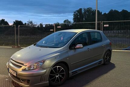 Peugeot 307 167.700 km 2.999 € Steinbach 61449