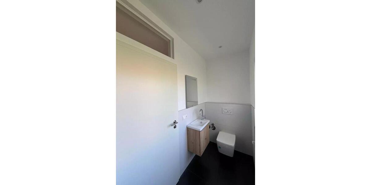 Hochparterre Bad Homburg vor der Höhe Gonzenheim - 5 Zimmer, 175 m&sup2;, 1.990&euro; | Angebot:25380898