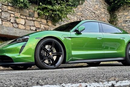 Porsche Taycan 10.537 km 66.299 € Friedrichsdorf 61381