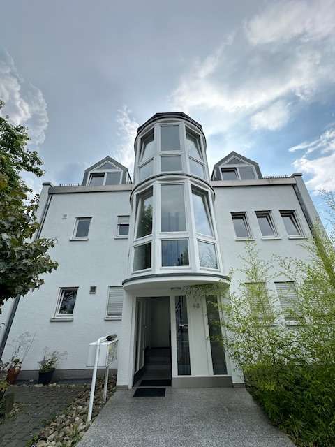 Haus zum Kaufen in Offenbach Bieber 1.200.000 € 347 m²