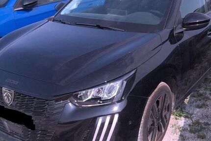 Peugeot 208 28.900 km 14.580 &euro; Rüsselsheim 65428