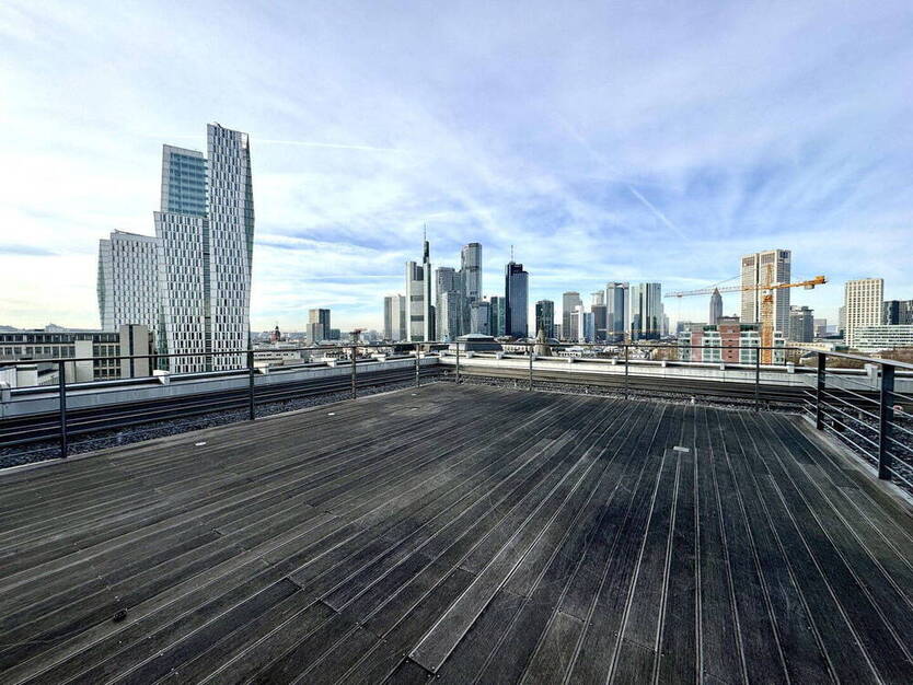 Bürofläche mit einzigartiger Dachterrasse in bester Lage | Provisionsfrei | Rundum-Blick | TEILBAR