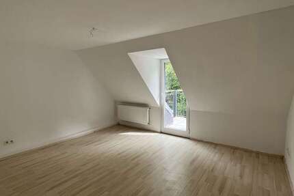Wohnung zum Mieten in Wiesbaden-Biebrich 879 € 90 m²
