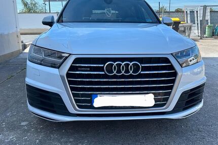 Audi Q7 172.000 km 35.200 € Frankfurt 65936