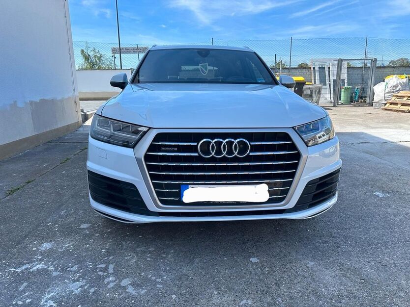 Audi Q7 172.000 km 35.200 € Frankfurt 65936