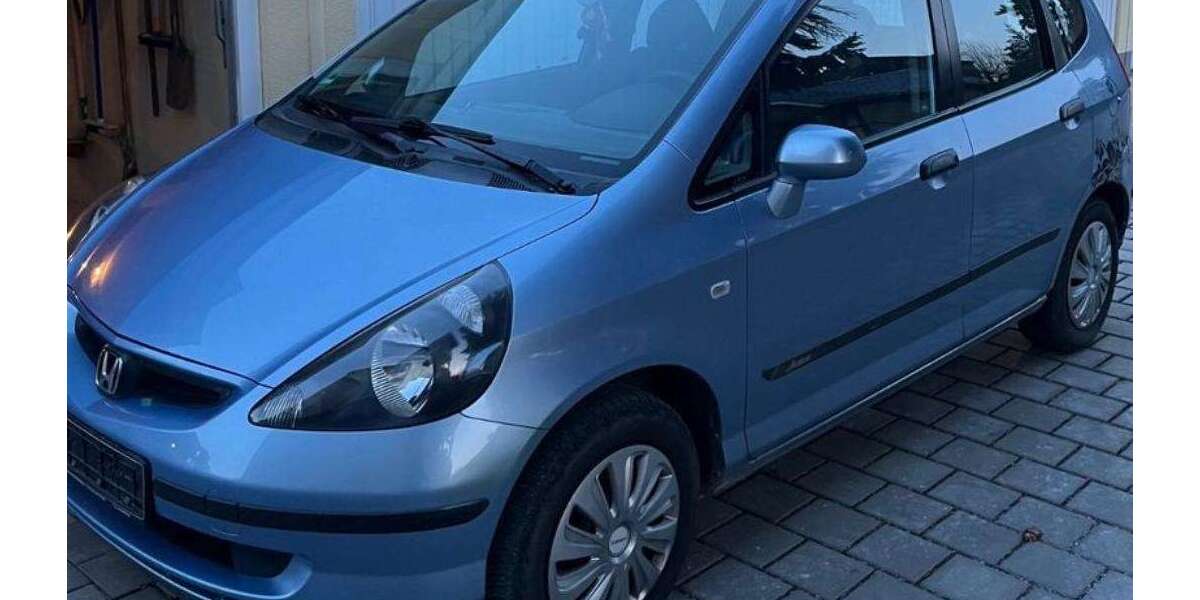 Honda Jazz 77.000 km 2.999 &euro; Offenbach 63069