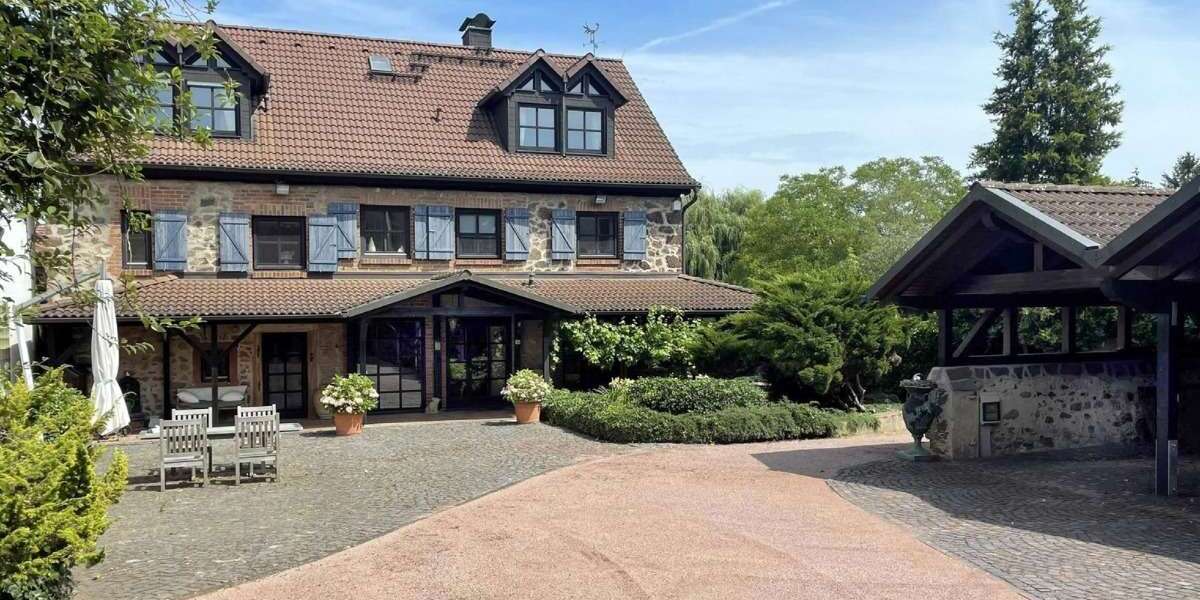 Haus zum Kaufen in Bruchköbel 1.790.000 € 329 m² 8 zimmer
