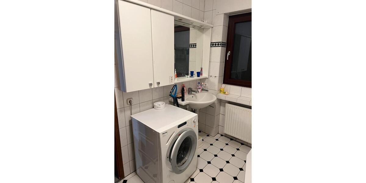 Etagenwohnung Rüsselsheim am Main - 4 Zimmer, 110 m&sup2;, 1.800&euro; | Angebot:25217018