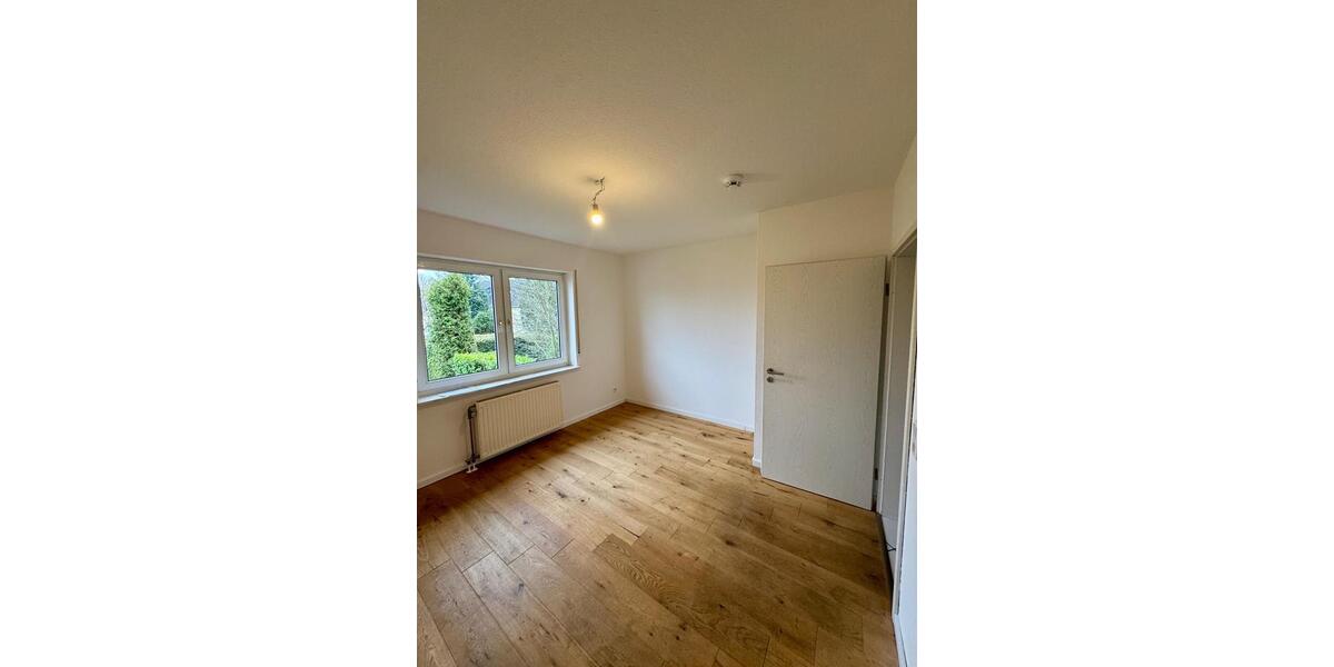 Renovierte helle 2-Zimmer Wohnung I Balkon EBK Garten TG-Stellpla 2 zimmer