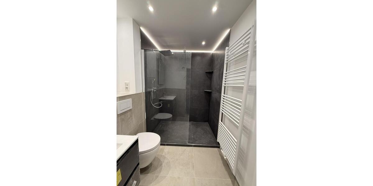 Erstbezug nach Sanierung: 3-Zi.-Wohnung mit Balkon in Steinbach 3 zimmer