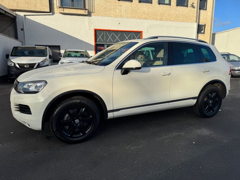 VW Touareg 258.000 km 14.899 € Frankfurt am Main 60314