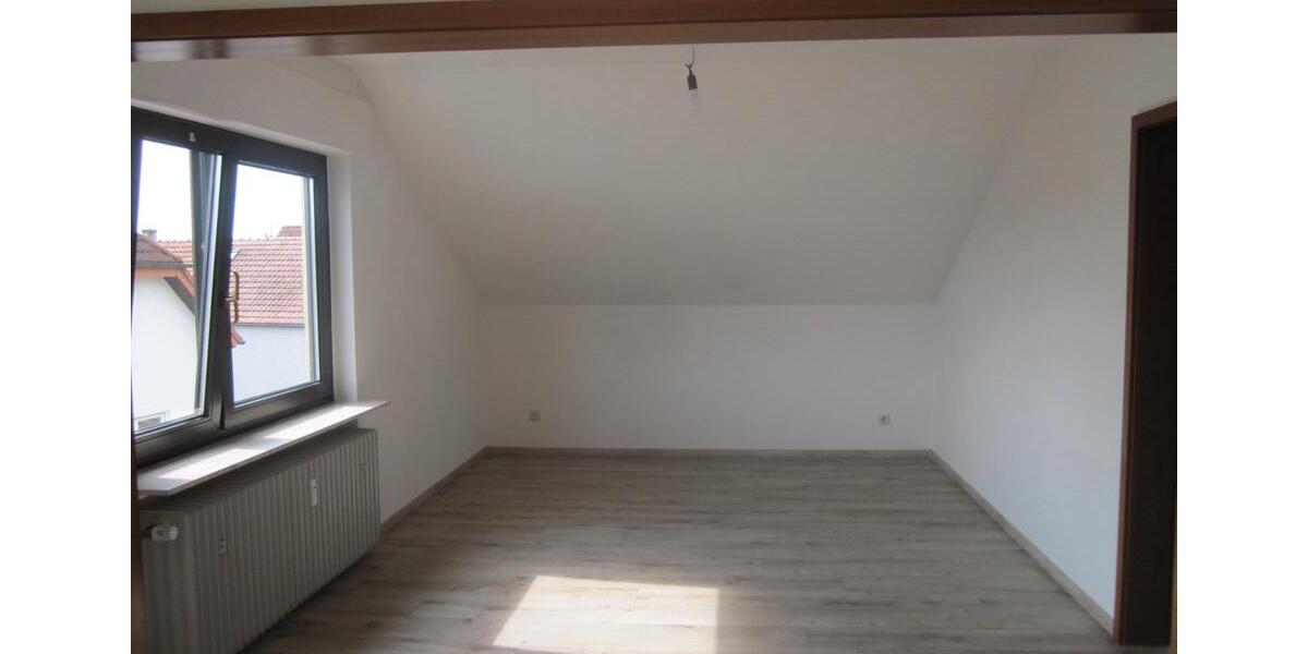 Dachgeschoßwohnung Weiterstadt - 4 Zimmer, 114 m&sup2;, 1.260&euro; | Angebot:26272075