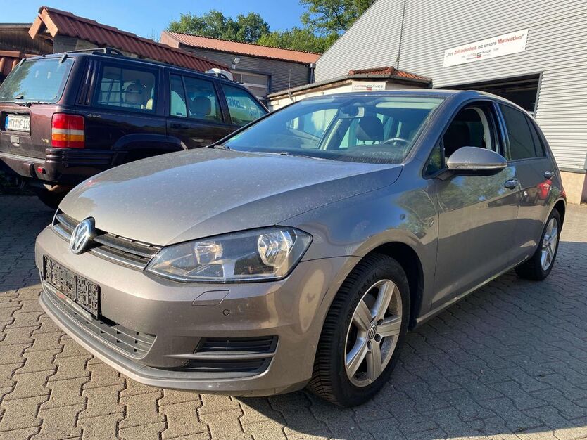 VW Golf 110.000 km 12.599 € Eppstein 65817