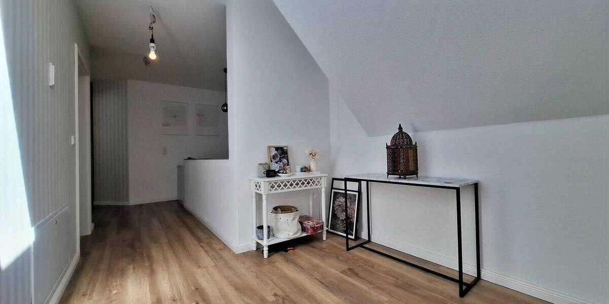 Mehrfamilienhaus, Wohnhaus Rosbach Nieder-Rosbach - 8 Zimmer, 217 m&sup2;, 695.000&euro; | Angebot:26609055
