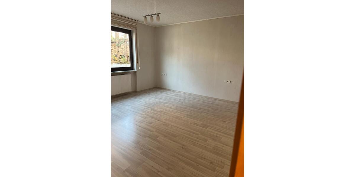 Etagenwohnung Rosbach vor der Höhe - 3 Zimmer, 75 m&sup2;, 1.100&euro; | Angebot:26701060