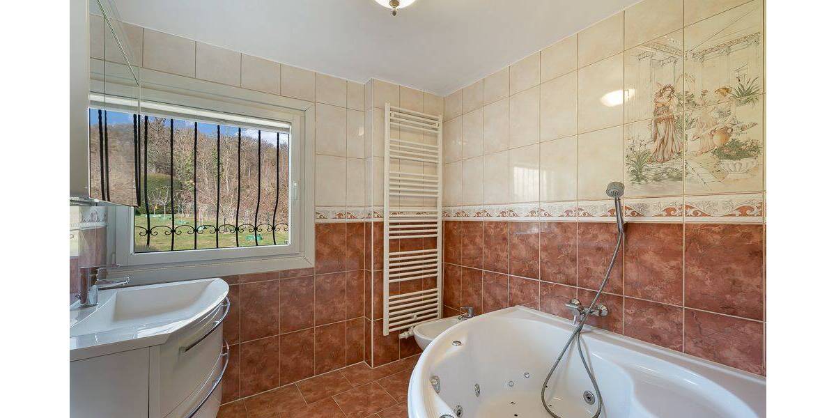 Einfamilienhaus Rosbach vor der Höhe Ober-Rosbach - 6 Zimmer, 255 m&sup2;, 1.190.000&euro; | Angebot:26128493