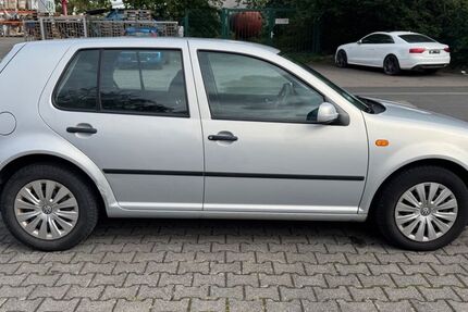 VW Golf 213.000 km 2.400 € Offenbach 63069