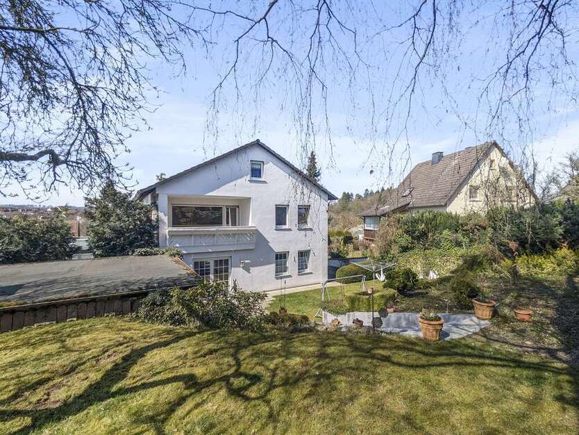 Haus zum Kaufen in Neu-Anspach 535.000 € 255 m²