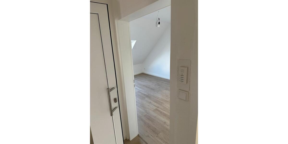 Dachgeschoßwohnung Flörsheim am Main - 2 Zimmer, 65 m&sup2;, 1.200&euro; | Angebot:25903915
