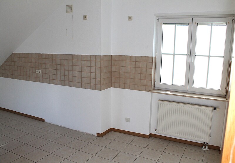 Johannesberg bei Aschaffenburg (Südhang): 2 ZKB mit Balkon zu vermieten - Dachgeschoßwohnung Johannesberg | Angebot:27079425