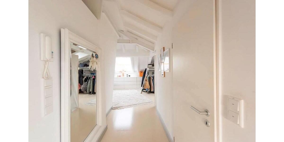 Dachgeschoßwohnung Frankfurt am Main Innenstadt 3 - 2 Zimmer, 53 m&sup2;, 809&euro; | Angebot:24454783